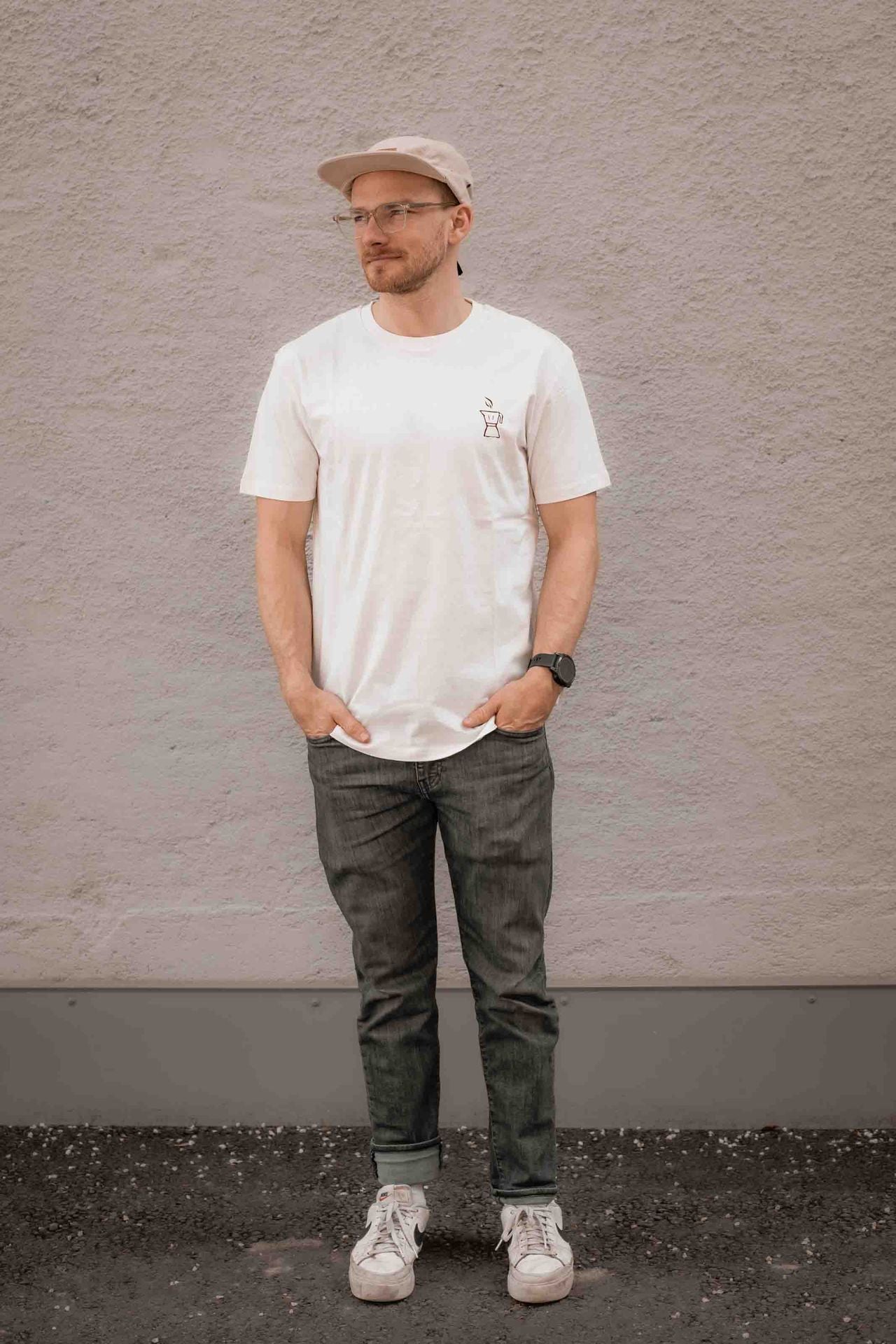 Valentin (178cm) mags gern lässig und trägt XL