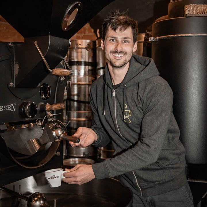 Hannes vor unserem Giesen Trommelröster